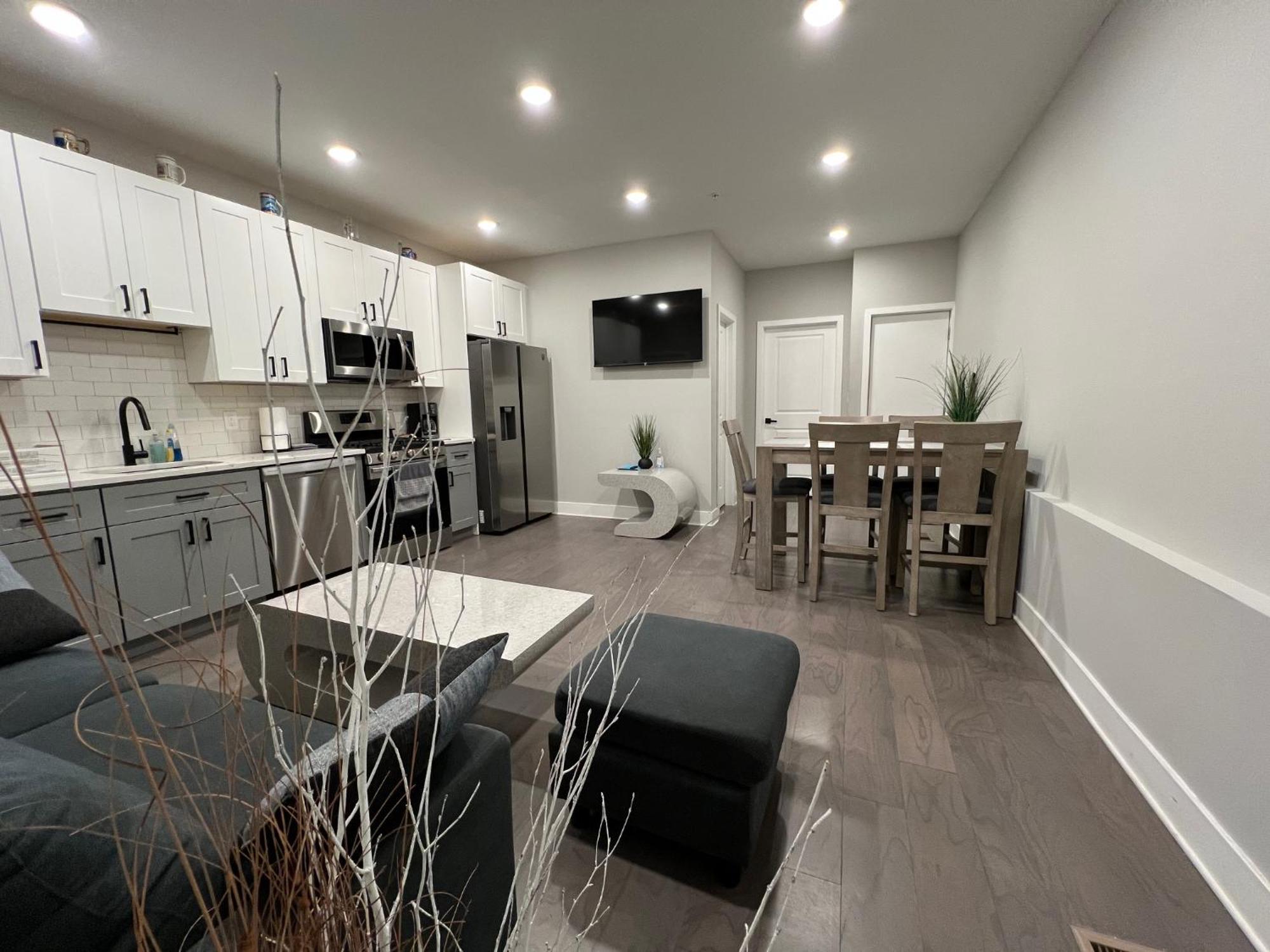 Charming 3Br 2Ba With Private Patio Apartment ฟิลาเดลเฟีย ภายนอก รูปภาพ